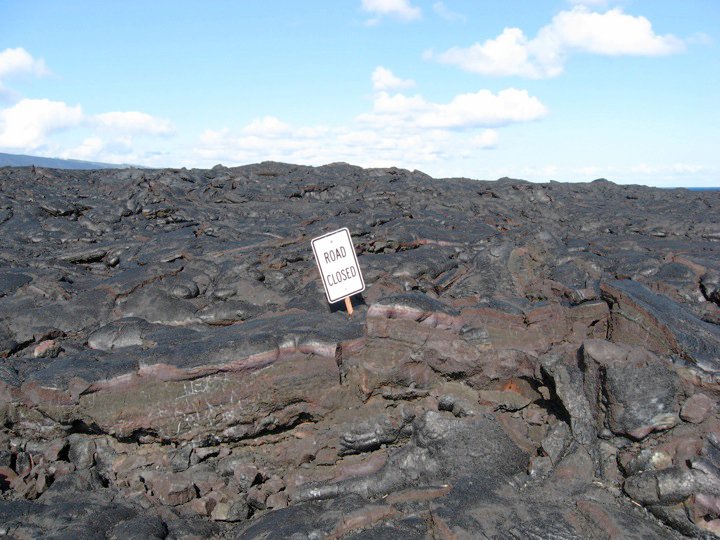 Road closed sign in Hawaii Volcanoes National Park